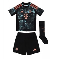 Maglie da calcio Bayern Munich Aleksandar Pavlovic #45 Seconda Maglia Bambino 2024-25 Manica Corta (+ Pantaloni corti)